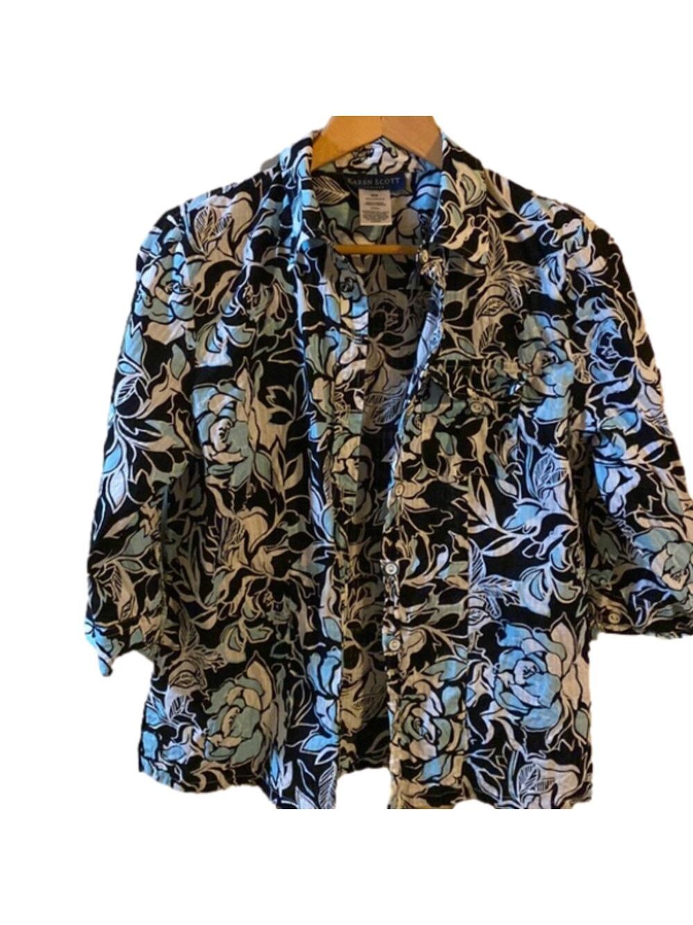 120.🎈$5 Find! Karen Scott. Floral blue shirt.